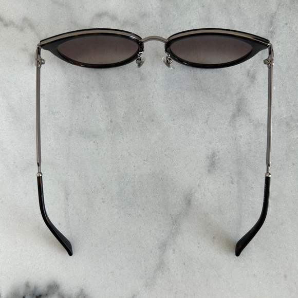 GUCCI Authentic Sunglasses - Picture 6 of 8